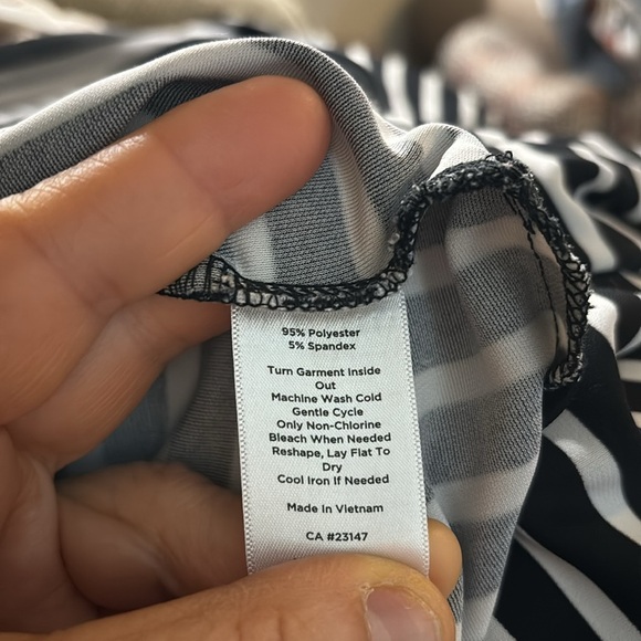 ❤️2/$15 or 3/$21❤️ Talbots Black/White Striped 3/4 Sleeves Jersey Tunic Top - Picture 7 of 8